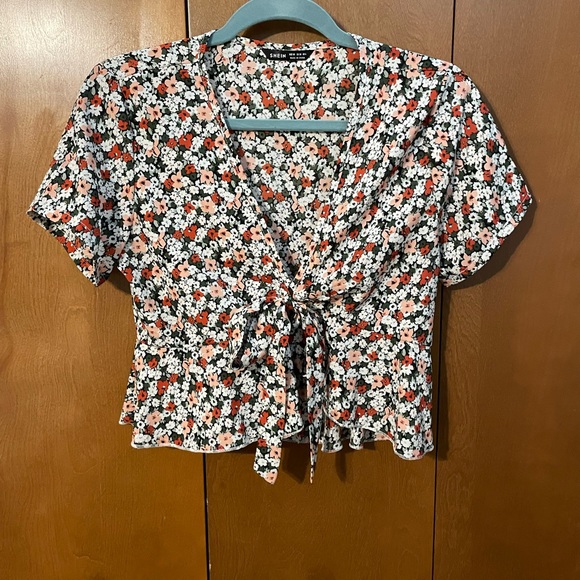 BUNDLE cropped tie front shirts - Picture 4 of 8